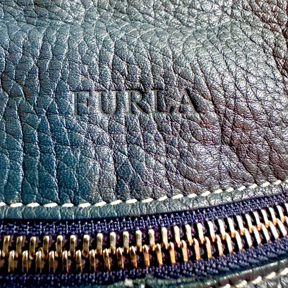 FURLA GENIUNE SOFT ITALIAN LEATHER HANDHELD/SHOULDER BAG-GOOD VINTAGE CONDITION - Picture 5 of 16